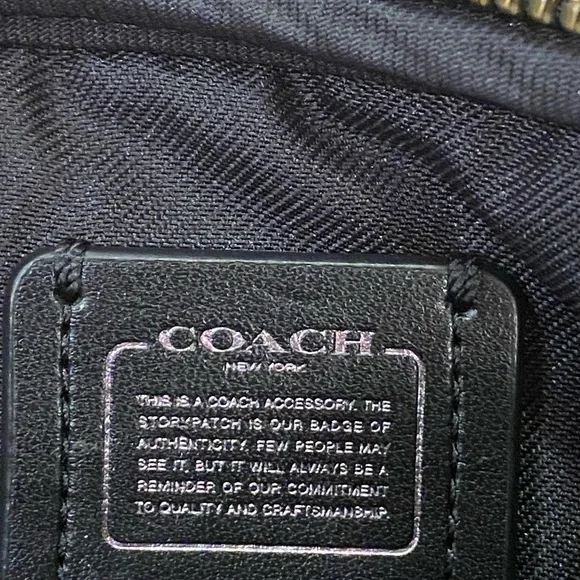 Coach CROSSBODY CLUTCH IN GRAIN LEATHER WITH SOUVENIR EMBROIDERY - Picture 10 of 12